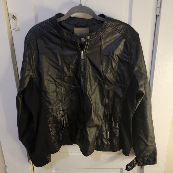 Maurices Faux Leather Moto Jacket Black Zip-Up Leather Jacket - Picture 2 of 4